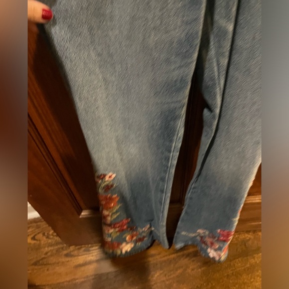 Denim jumpsuit with floral detail - Picture 2 of 5